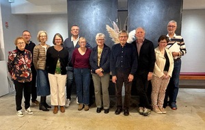 16/11/2025 - Assemblée générale de Cheminance - Le nouveau conseil d'administration avec Joël F. qui gère le site avec Marylène C. - Claude M. , absent, n'est pas sur la photo.