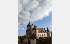 25/03/2026 - Normale à Coussay animée par Christian G. - Photo Emeline B. - Château de Richelieu.