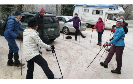 05/01/2026 - Rando nordique aux Grottes de la Norée animée par Danièle - Exercices d'assouplissement.