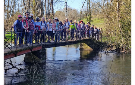 04/02/2026 - Normale à Quinçay animée par Christian G. sous un soleil printanier - Photo Christian - Traversée de l'Auxance à Masseuil.