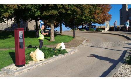 14/10/2026 - Normale à Chauvigny animée par Joël F. - Photo Bernard C. - Le 26e randonneur et photographe Claude M. photographié.